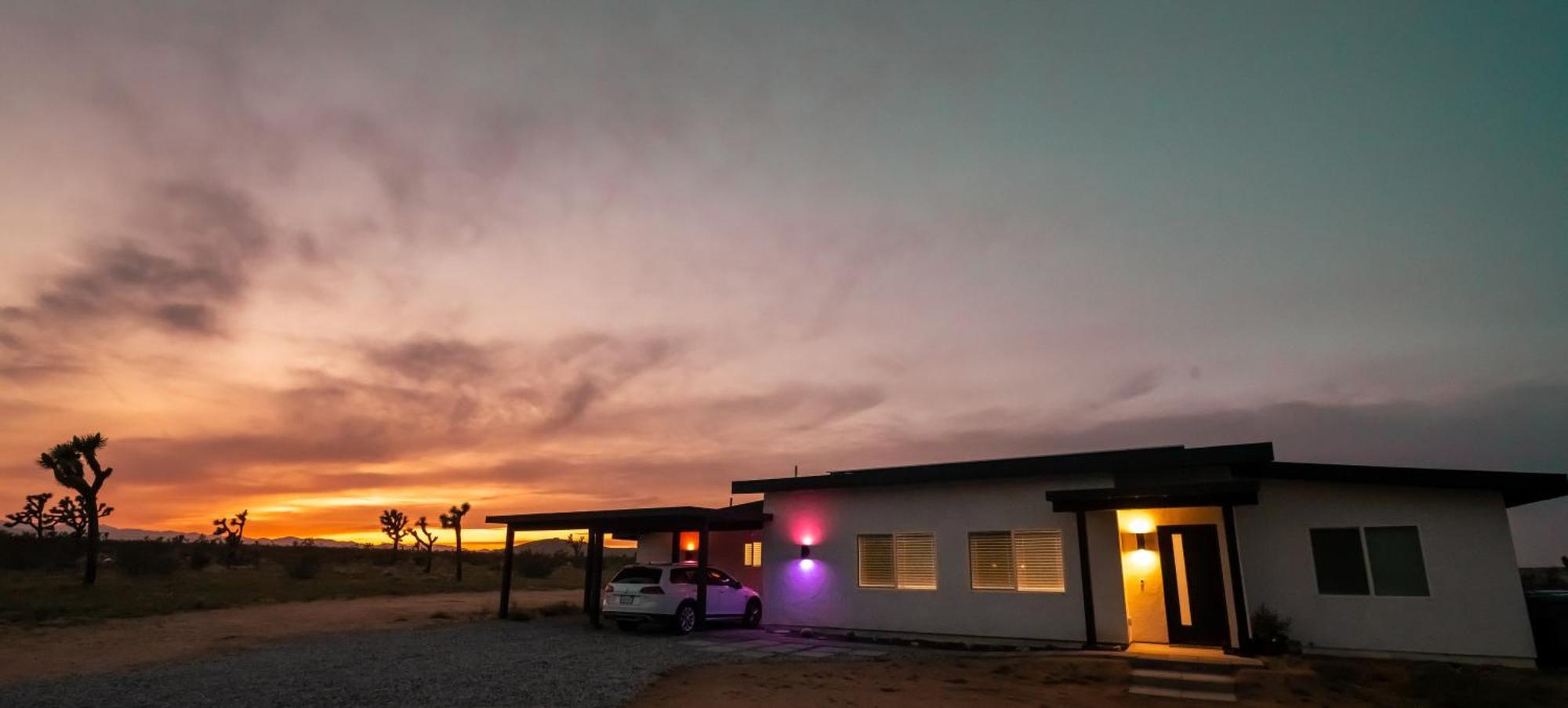 Coyote Tracks - A Modern Desert Experience Villa Джошуа Три Екстериор снимка